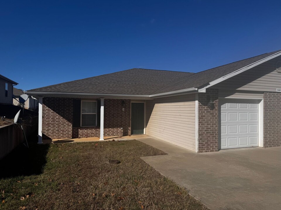 20895 Hartsburg Ln in St. Robert, MO - Building Photo