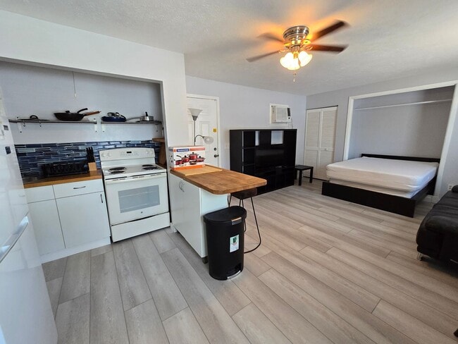 property at 1014 Mecca Dr