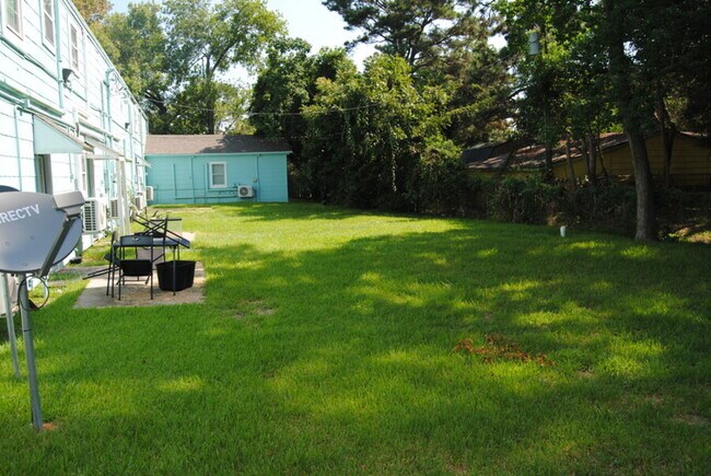 815 Shirley St photo'