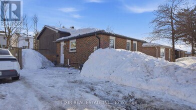 45 Austen Ln in Barrie, ON - Building Photo - Building Photo