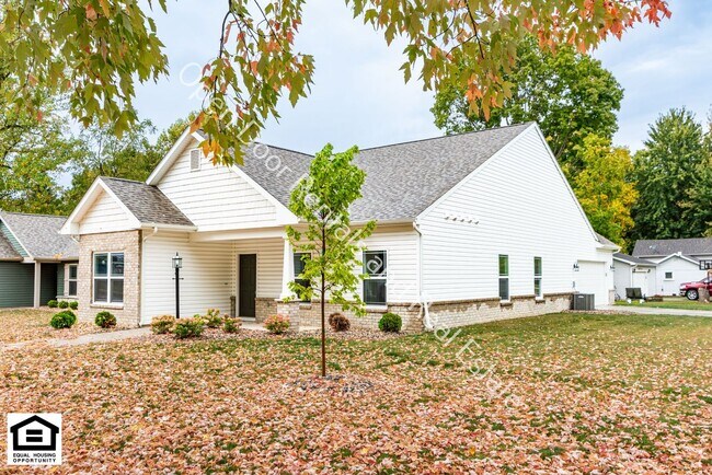 307 Toledo St in Fremont, IN - Building Photo - Building Photo