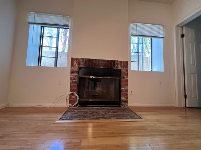 4242 La Salle Ave, Unit 4242 La Salle Studio