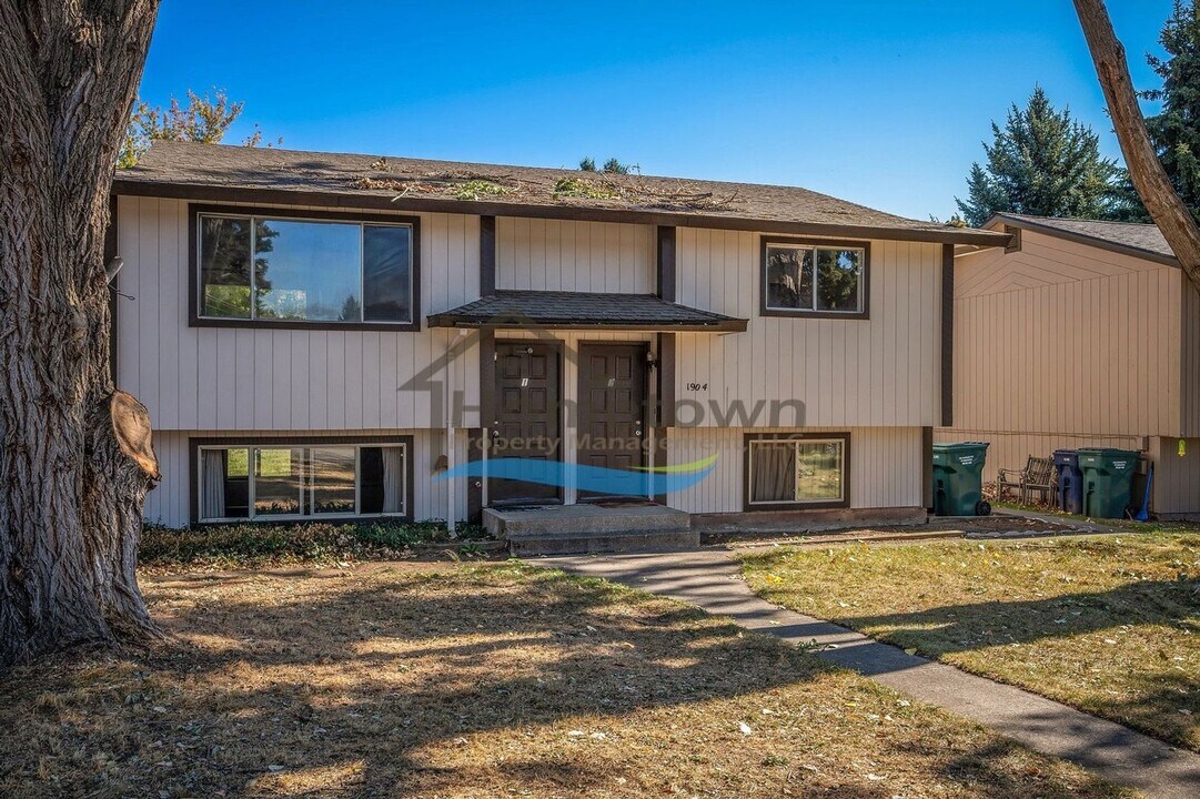 1904 N 8th St in Coeur d'Alene, ID - Foto de edificio