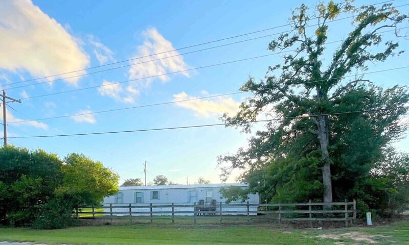302 SC-302 in Pelion, SC - Foto de edificio