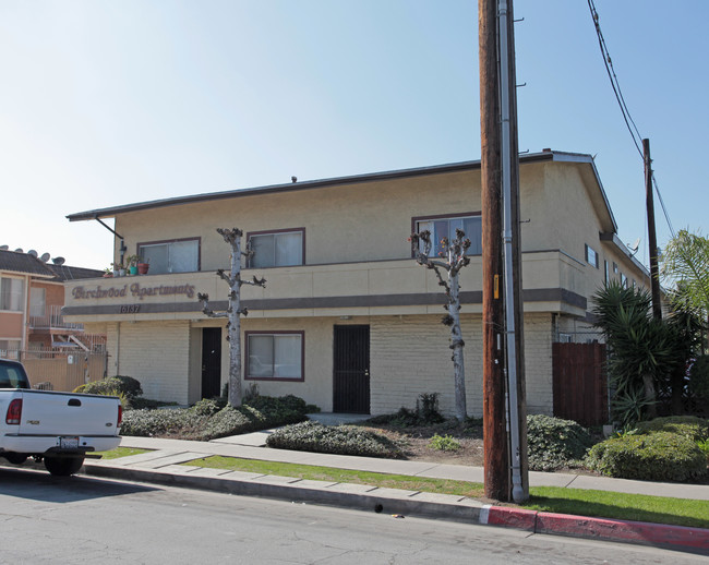 Birchwood Apartments in Bellflower, CA - Building Photo - Building Photo