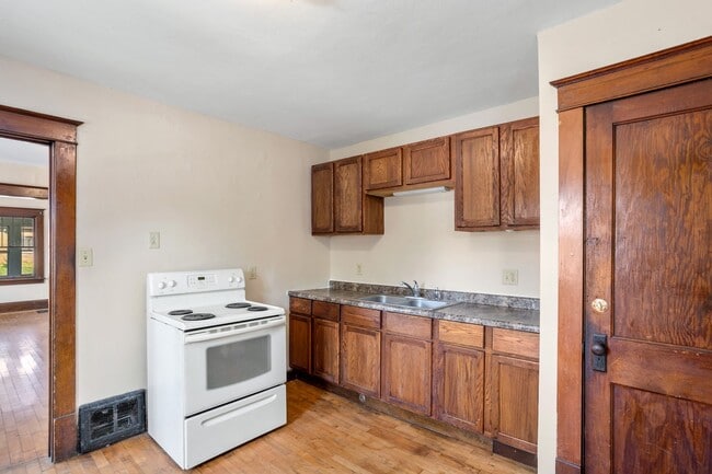 209 Appleton St in Menasha, WI - Building Photo - Building Photo