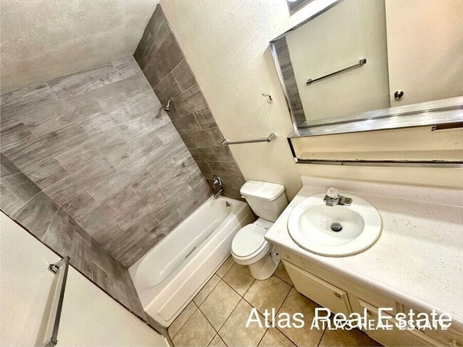 property at 3024 W Bijou St