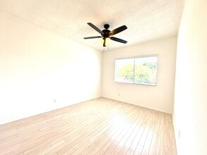 203 E 53rd St, Unit #3 in Los Angeles, CA - Foto de edificio - Building Photo