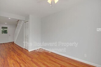 995 Awaawaanoa Pl in Honolulu, HI - Building Photo - Building Photo