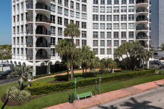Fifty Six-Sixty in Miami, FL - Building Photo - Building Photo