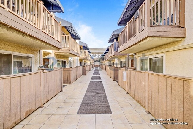 2852 Sawtelle Blvd in Los Angeles, CA - Building Photo - Building Photo
