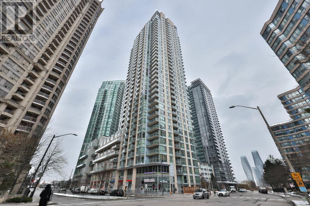 225 Webb Dr in Mississauga, ON - Building Photo
