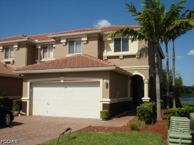 9532 Roundstone Cir in Ft. Myers, FL - Building Photo