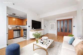 520 W 23rd St in New York, NY - Foto de edificio - Building Photo