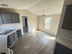 147 W Henry Ln in Ozark, MO - Building Photo - Building Photo