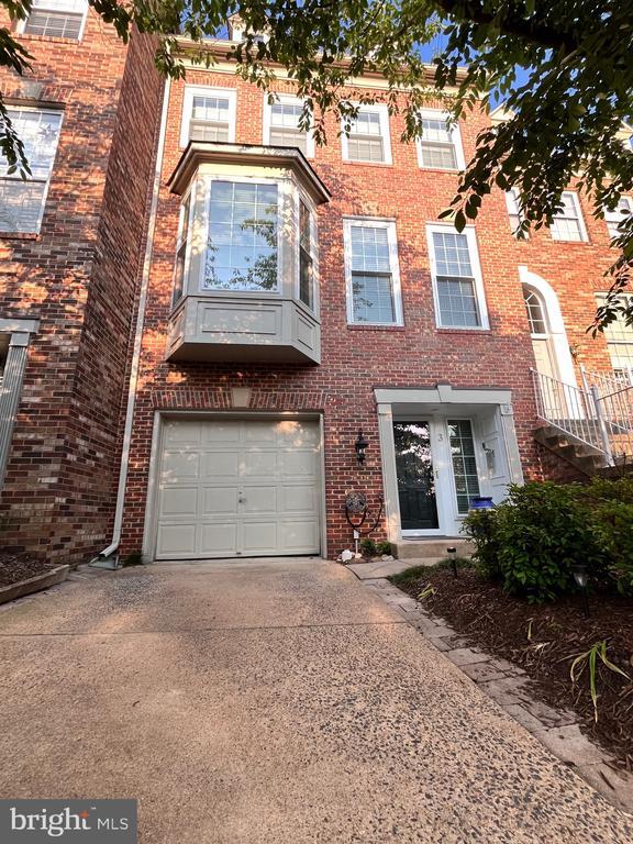 3 Arell Ct