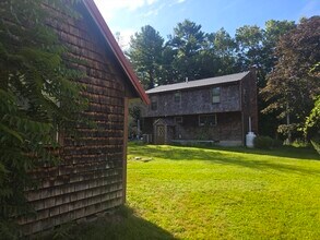 31 Poquanticut Ave in Easton, MA - Building Photo - Building Photo