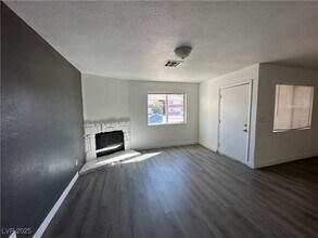 6966 Issac Ave in Las Vegas, NV - Building Photo - Building Photo
