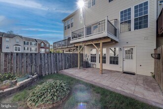 15972 Canada Goose Loop in Woodbridge, VA - Building Photo - Building Photo