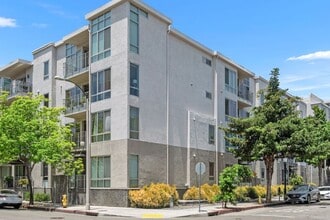 111 S De Lacey Ave in Pasadena, CA - Building Photo - Building Photo