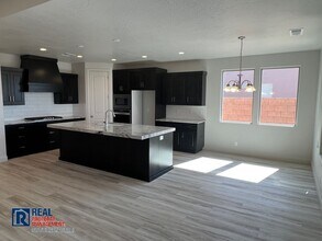 31 W Camino Oso in Washington, UT - Building Photo - Building Photo