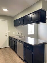 1500 Elm Ave in Bay City, TX - Foto de edificio - Building Photo