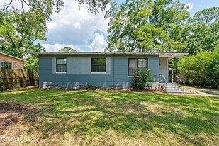 2739 King Cole Dr in Jacksonville, FL - Building Photo