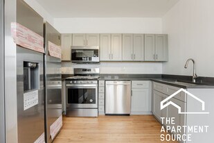 2540 N Lawndale Ave in Chicago, IL - Building Photo