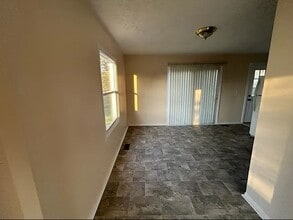 4925 Palmer St in Lansing, MI - Building Photo - Building Photo