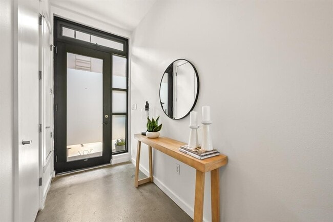 2525 S Lamar Blvd in Austin, TX - Building Photo - Building Photo