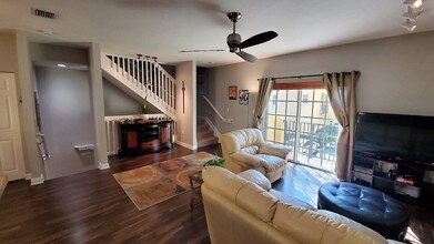 2520 SW 14th Ave-Unit -806 in Fort Lauderdale, FL - Foto de edificio - Building Photo