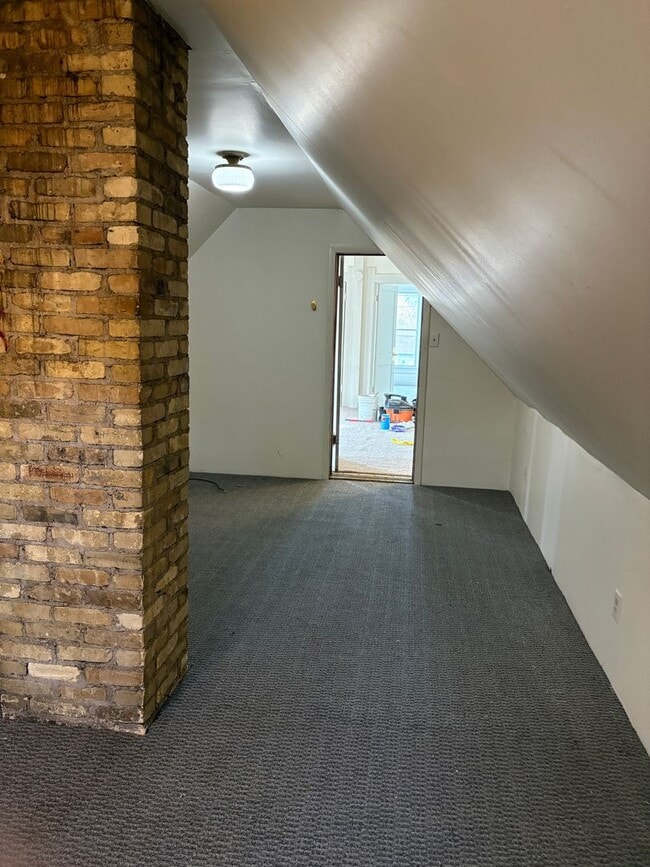 424 N Pearl St in Janesville, WI - Building Photo - Building Photo