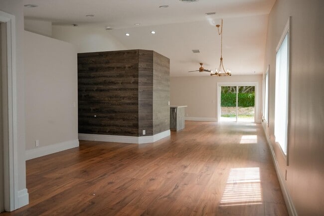 1261 Majesty Terrace in Weston, FL - Building Photo - Building Photo