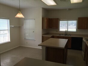 7995 Pepper Trail in San Antonio, TX - Building Photo - Building Photo