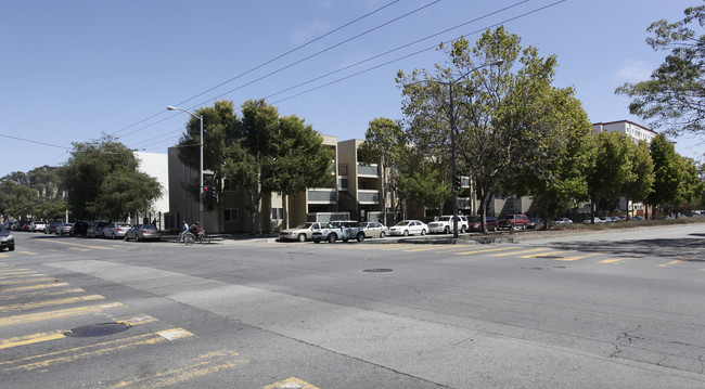 Buchanan Park Apartments in San Francisco, CA - Building Photo - Building Photo