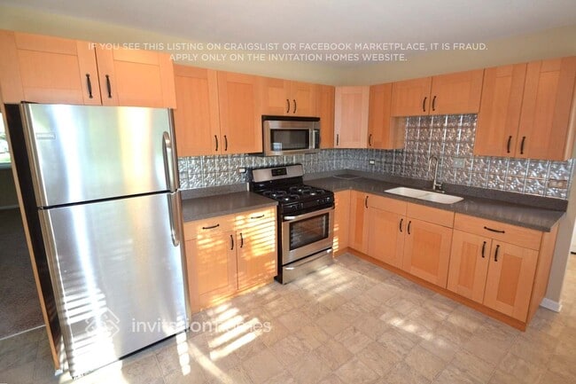 1875 N Newport Rd in Hoffman Estates, IL - Building Photo - Building Photo