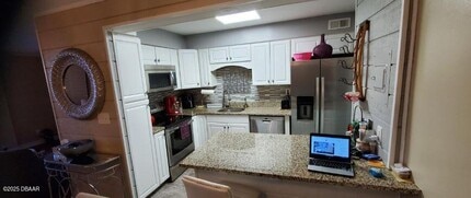 2800 N Atlantic Ave in Daytona Beach, FL - Building Photo - Building Photo