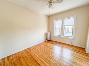 1324 W Estes Ave, Unit #G in Chicago, IL - Building Photo - Building Photo