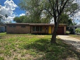 725 Westway Ave W in McAllen, TX - Building Photo