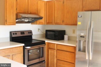 8695 Manahan Dr in Ellicott City, MD - Building Photo - Building Photo