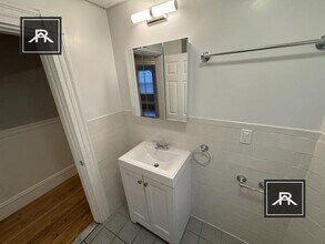 37 Cameron Ave in Somerville, MA - Building Photo - Building Photo
