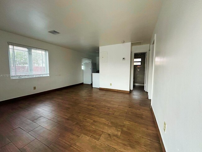 623 NW 9th Ave in Fort Lauderdale, FL - Building Photo - Building Photo