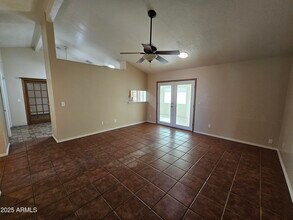 5523 W Yucca St in Glendale, AZ - Foto de edificio - Building Photo