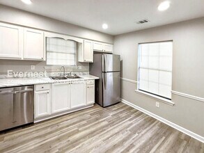 615 Cahaba Manor Trail in Pelham, AL - Building Photo - Building Photo