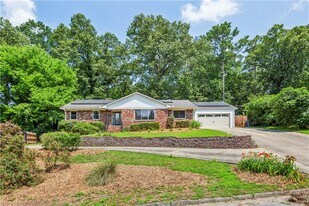 3292 Ferncliff Pl NE in Atlanta, GA - Building Photo