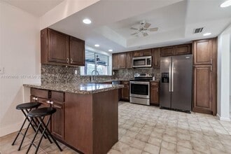 9801 SW 99th St in Miami, FL - Building Photo - Building Photo