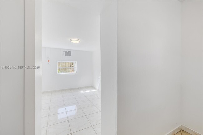 1610 NW 33rd Ave in Miami, FL - Building Photo - Building Photo