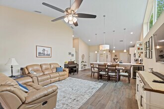 1401 Mahogany Pl in Palm Beach Gardens, FL - Building Photo - Building Photo