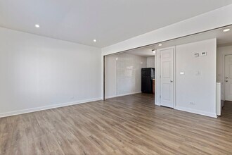 1533 McKool Ave in Streamwood, IL - Foto de edificio - Building Photo