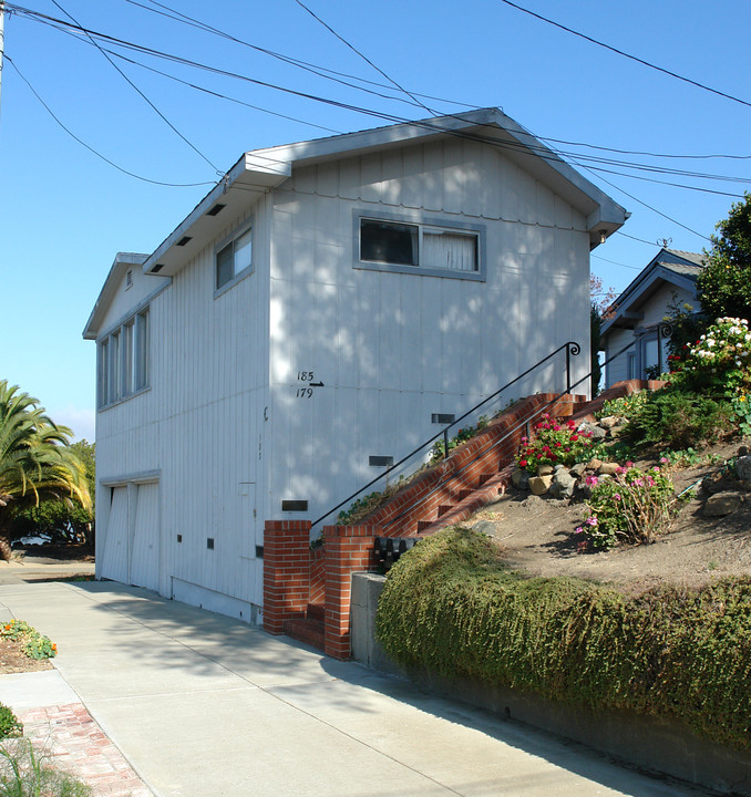 179-183 W F St in Benicia, CA - Foto de edificio